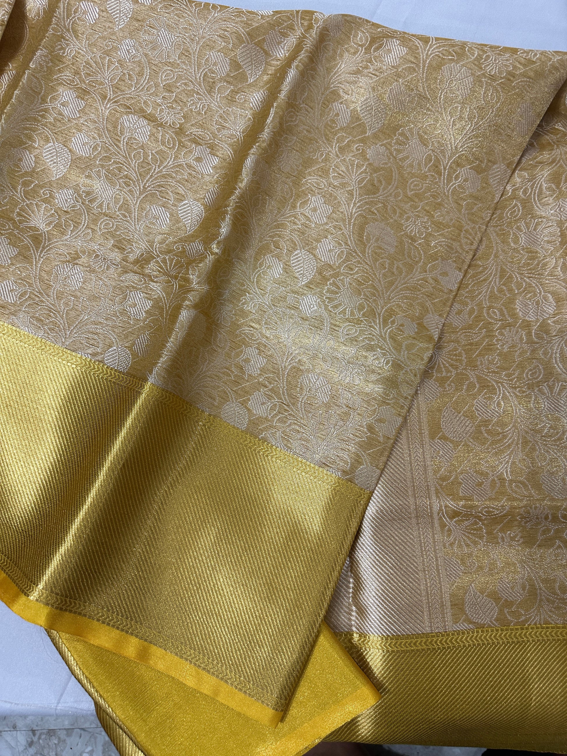 Gold Semi Kanchi Tissue Saree