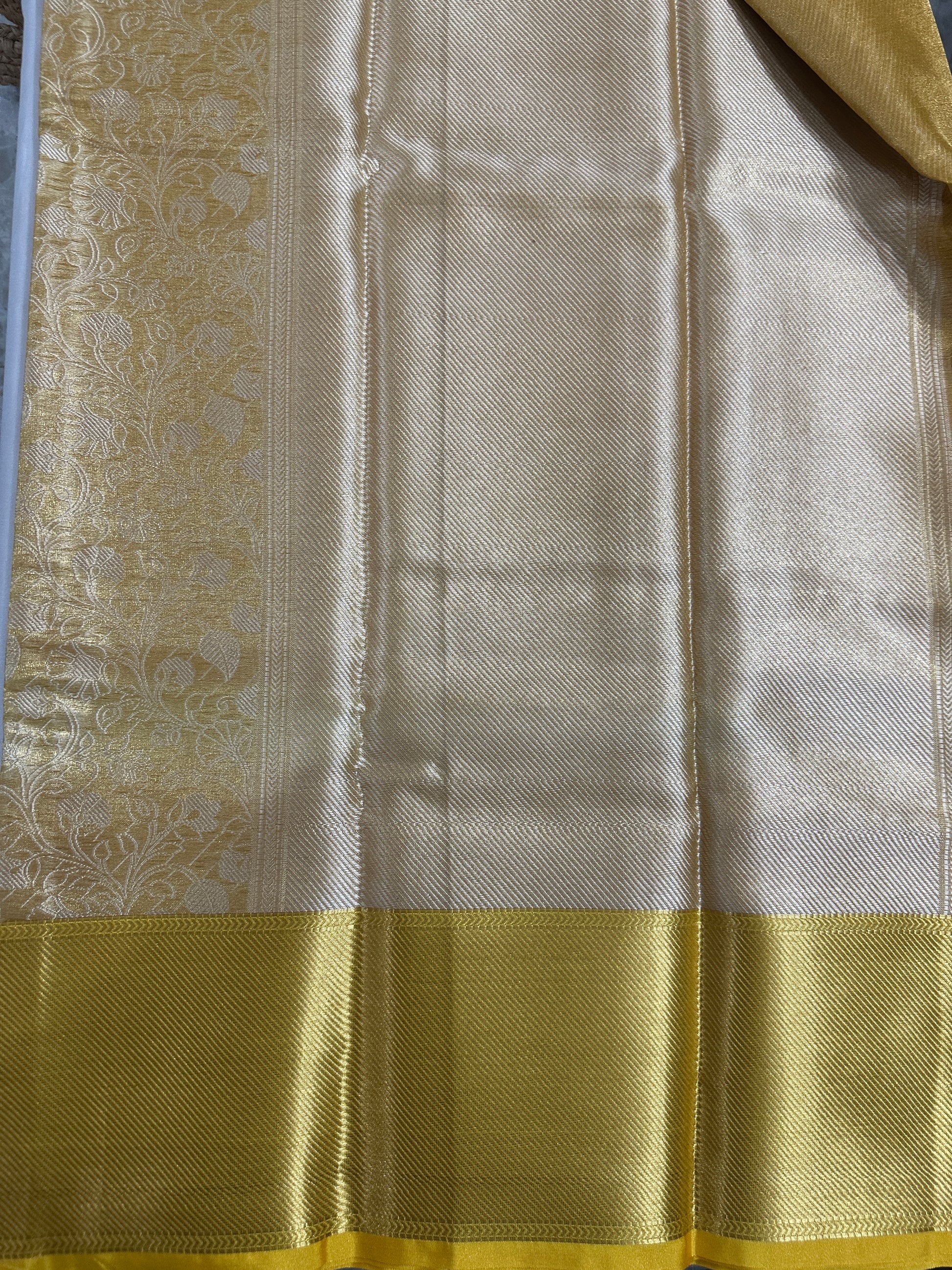 Gold Semi Kanchi Tissue Saree